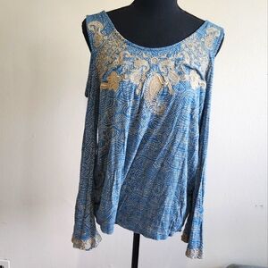 Lucky Brand Cold Shoulder  embroidered Flutter Sleeve Top